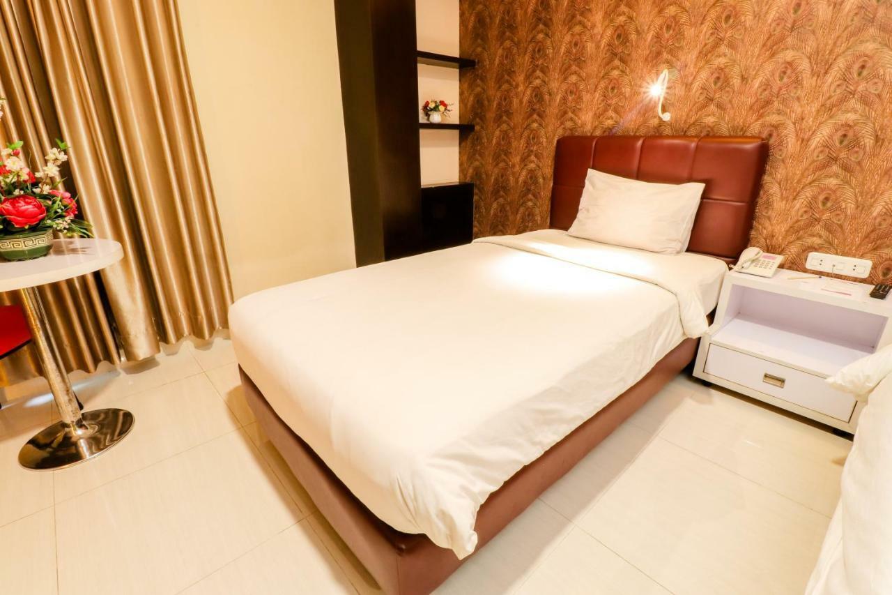 Hotel Empress Makassar Ngoại thất bức ảnh