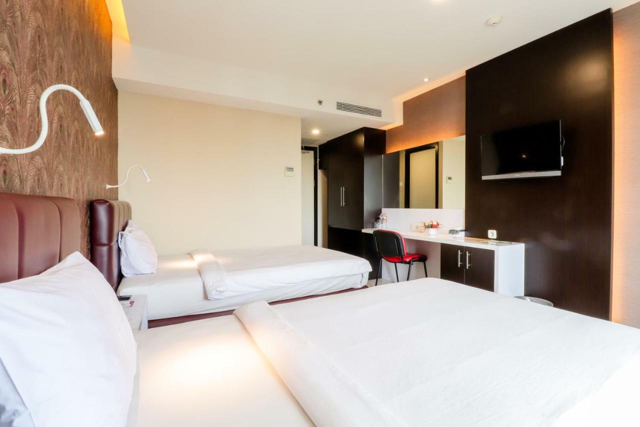 Hotel Empress Makassar Ngoại thất bức ảnh